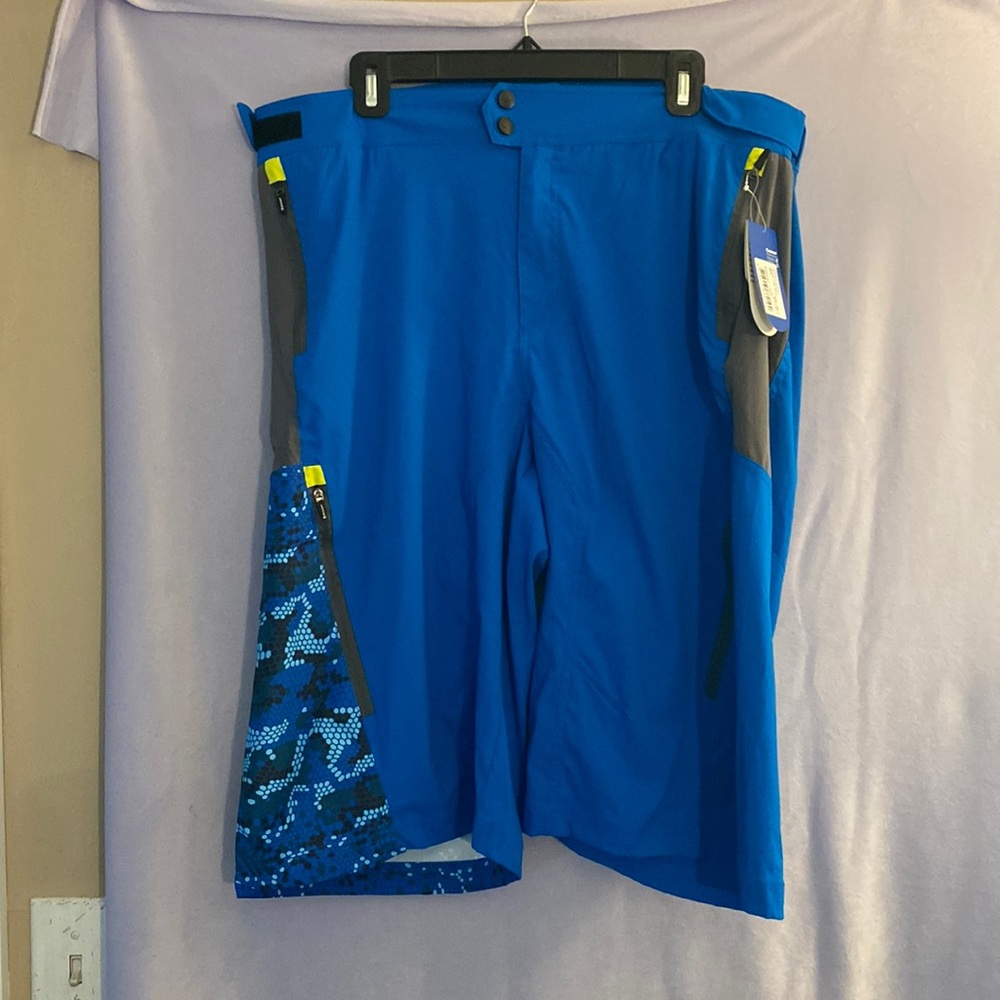 New with Tags Mens GIANT brand Cycling shorts size XL